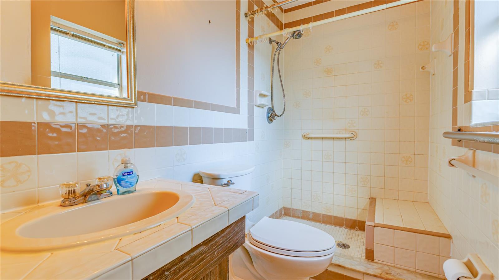 SOUTHWOOD HILLS UNIT 05 - Residential