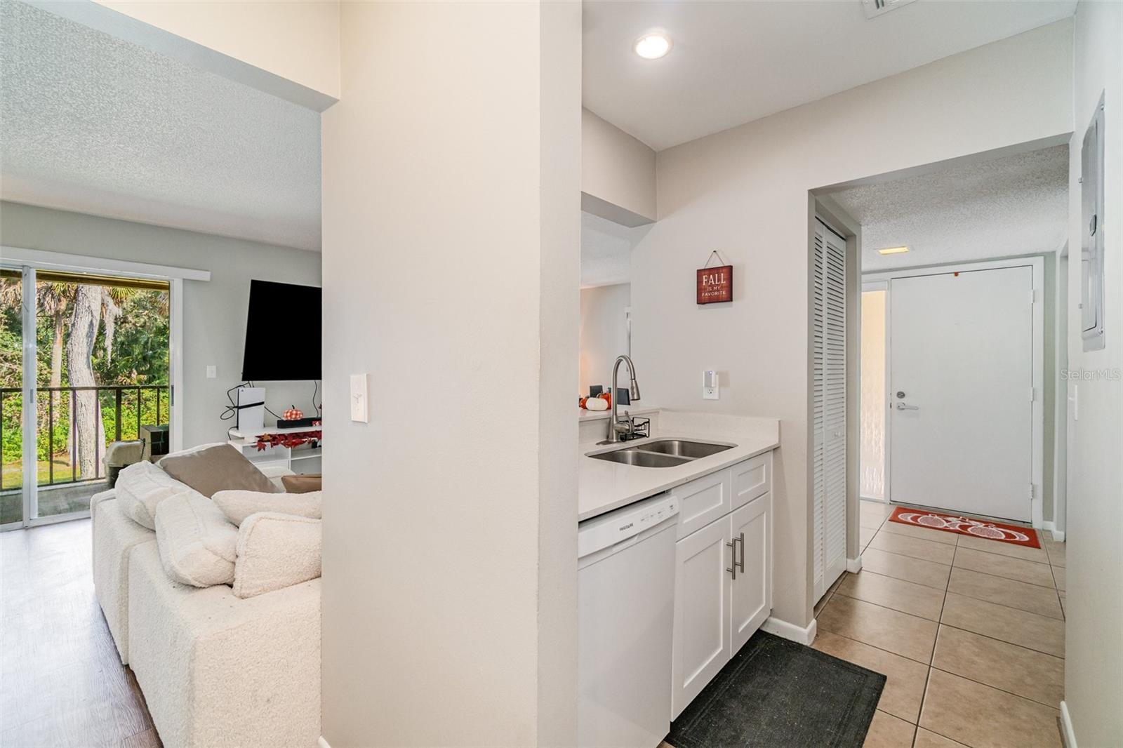 LAKESIDE CONDO APTS - Residential