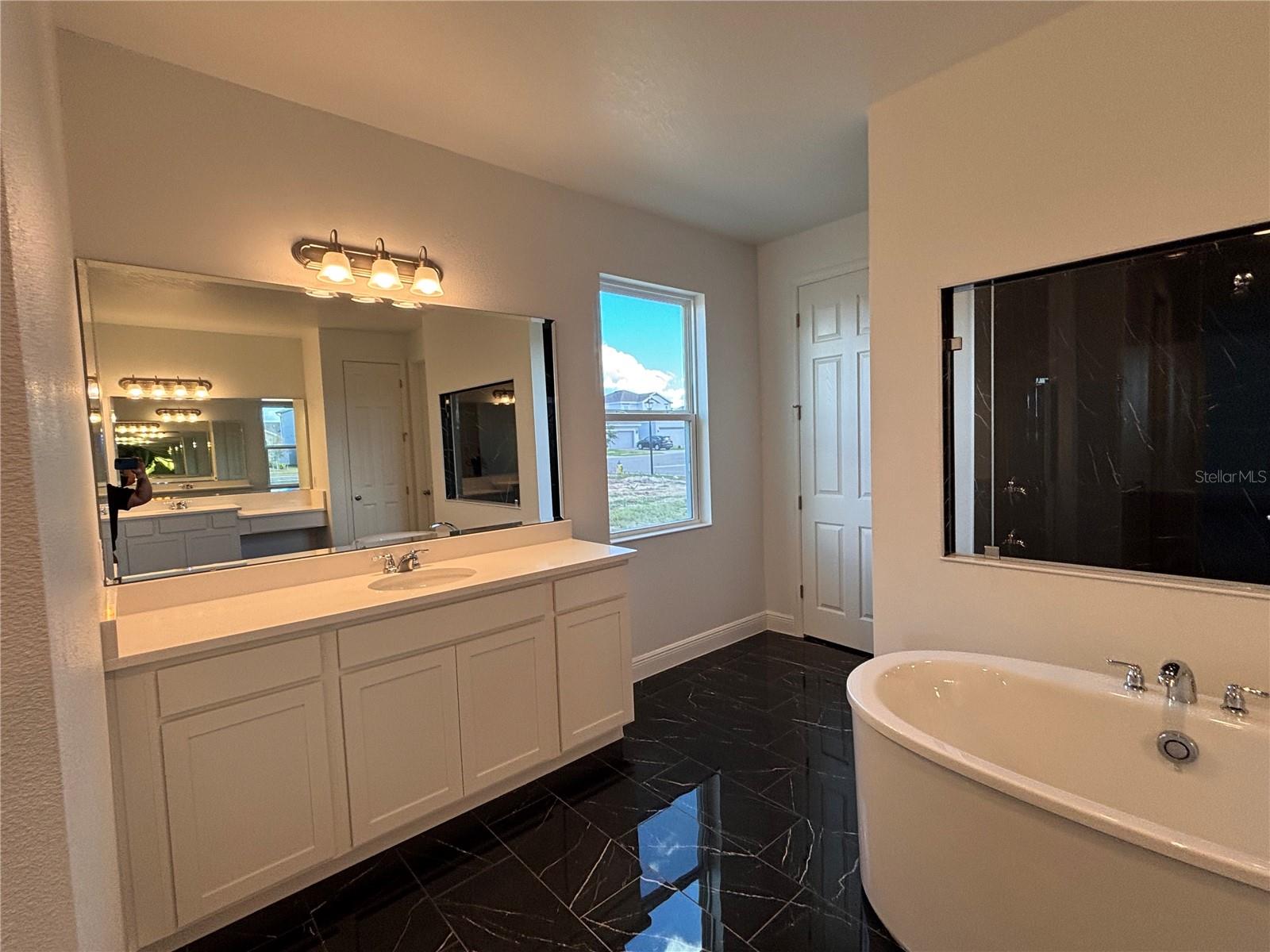 TRINITY LAKES PH 3 - Residential