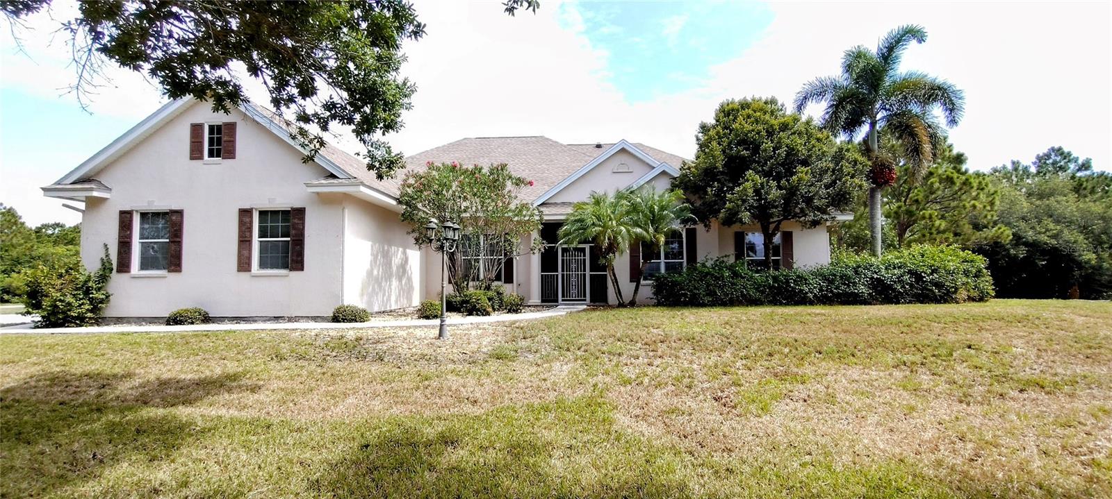 Charming 3-Bedroom Home with Enclosed Pool on 1.1 Acres
Welcome to your dream home! This beautifully maintained 3-bedroom, 2-bath residence sits on a spacious 1.1-acre lot and offers an ideal blend of comfort and functionality. Featuring an open floor plan with seamless flow between living, dining, and kitchen areas, it's perfect for entertaining or relaxing with family.
The kitchen is a chef's delight with granite countertops, ample cabinetry, and modern appliances. A bonus den/gym room provides flexible space for working from home, exercising, or creating a cozy retreat.
Step outside to your enclosed swimming pool and back porch—a private oasis ideal for year-round enjoyment. With plenty of yard space for outdoor activities, gardening, or future expansions, this property offers endless potential.
Don't miss the chance to own this unique property that combines modern upgrades with serene, spacious living.
