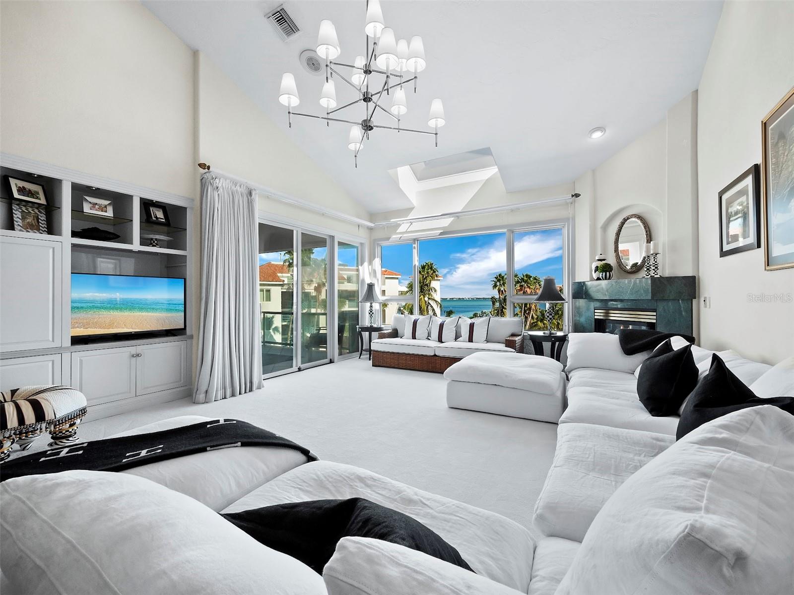 TANGERINE BAY CLUB - Residential