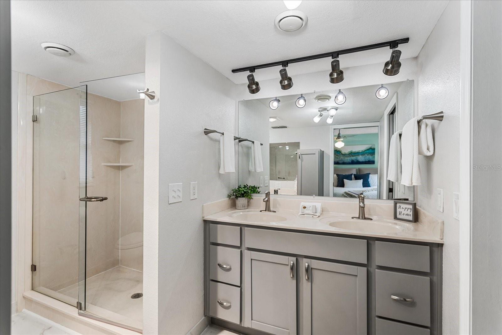 SPRING OAKS UNIT 4 - Residential