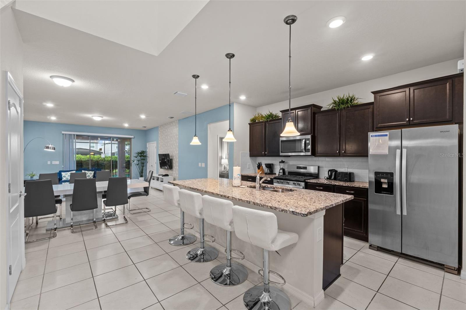 5537 MISTY OAK CIRCLE