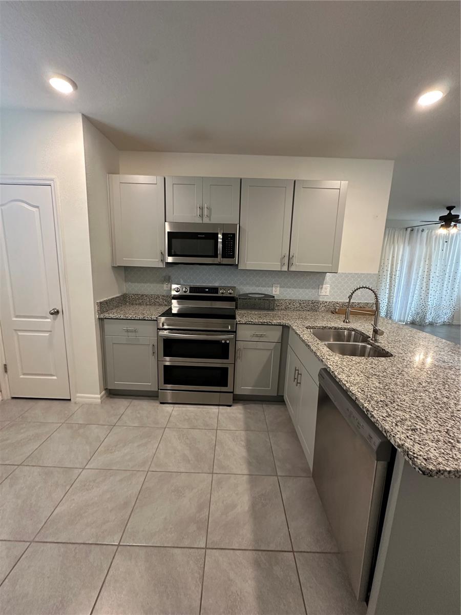 VICTORIA OAKS PH A - Residential