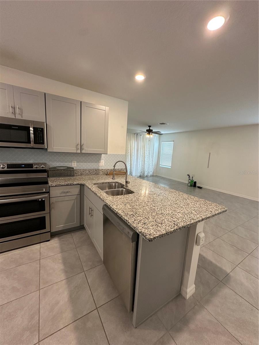 VICTORIA OAKS PH A - Residential