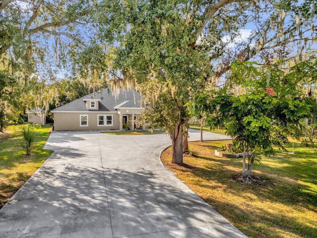 Photo of 705 Lenox Place, Kissimmee, FL 34758 (MLS # O6373592)