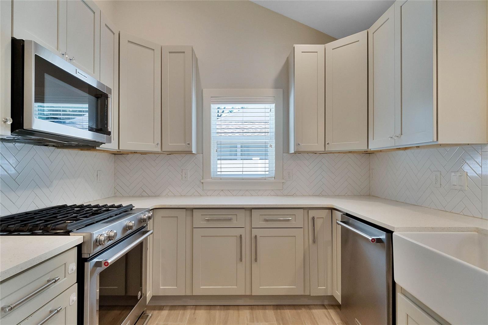 FRIES WINTER GARDEN - Residential