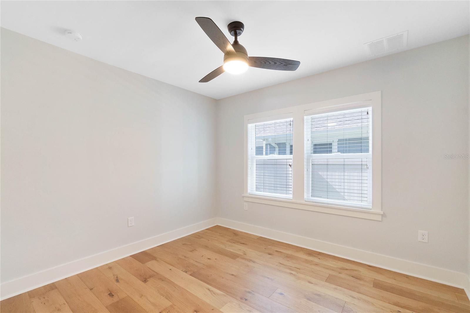 FRIES WINTER GARDEN - Residential