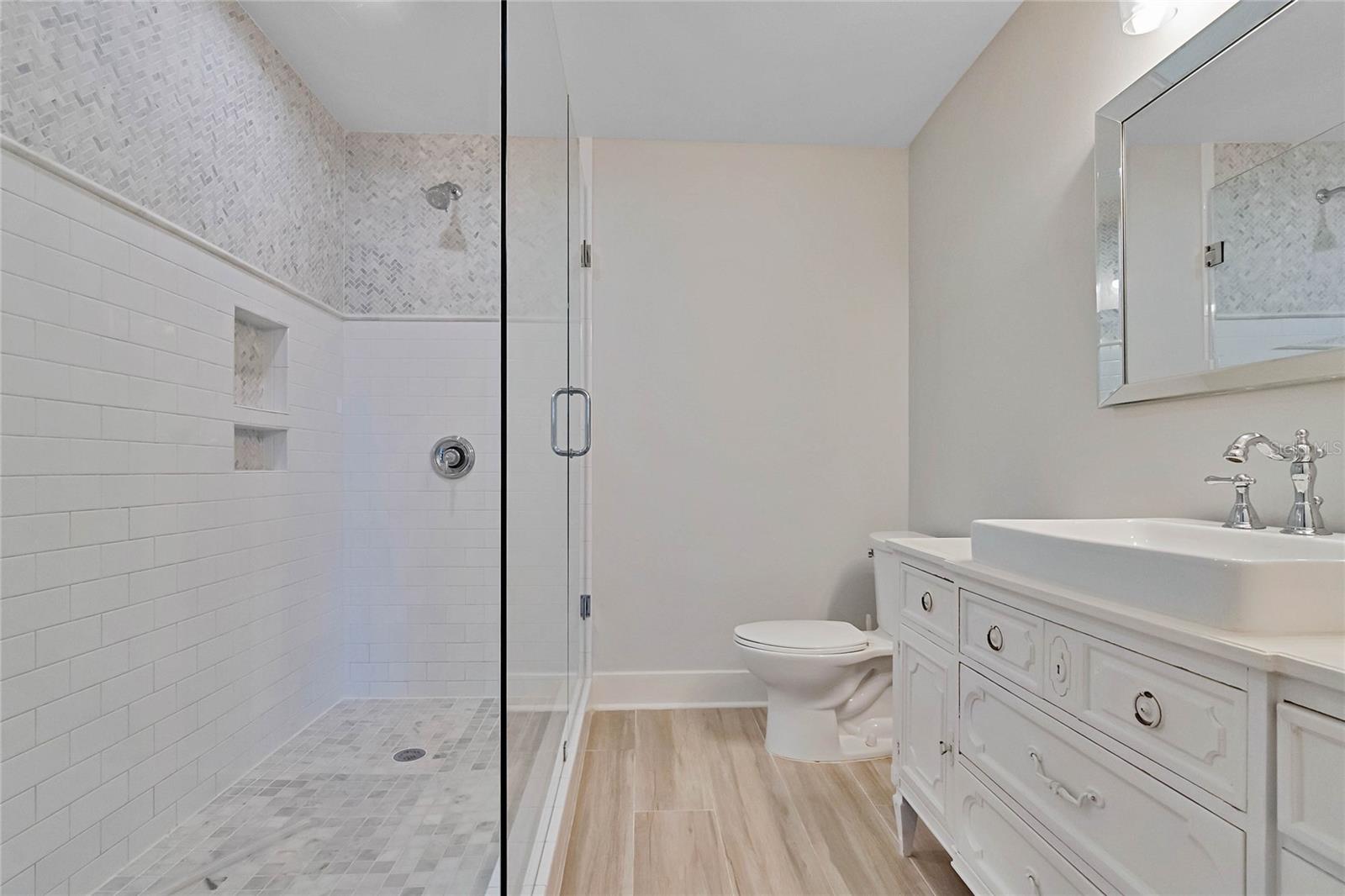 FRIES WINTER GARDEN - Residential