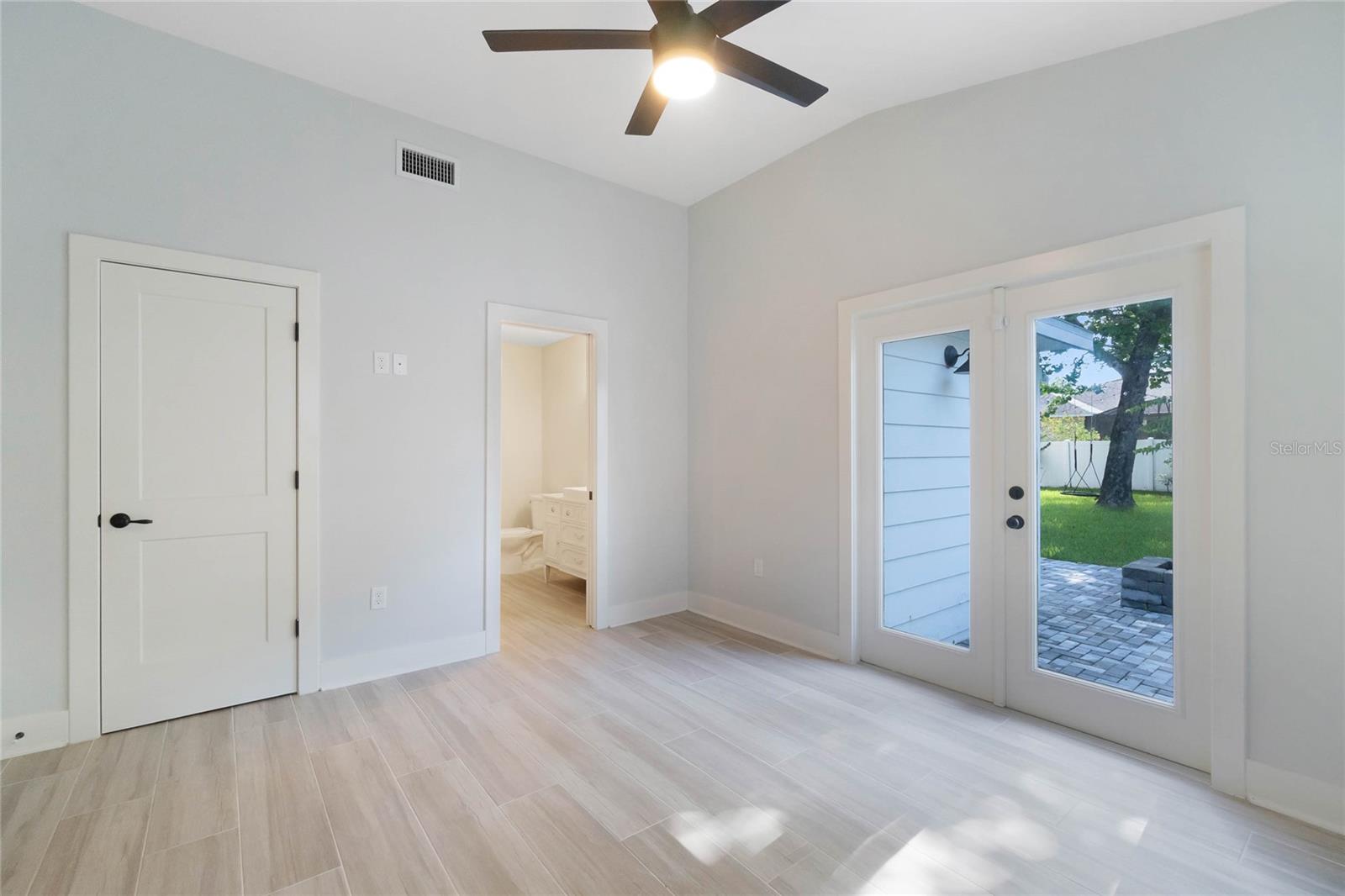 FRIES WINTER GARDEN - Residential