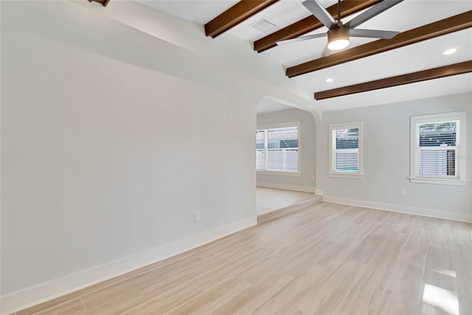 FRIES WINTER GARDEN - Residential