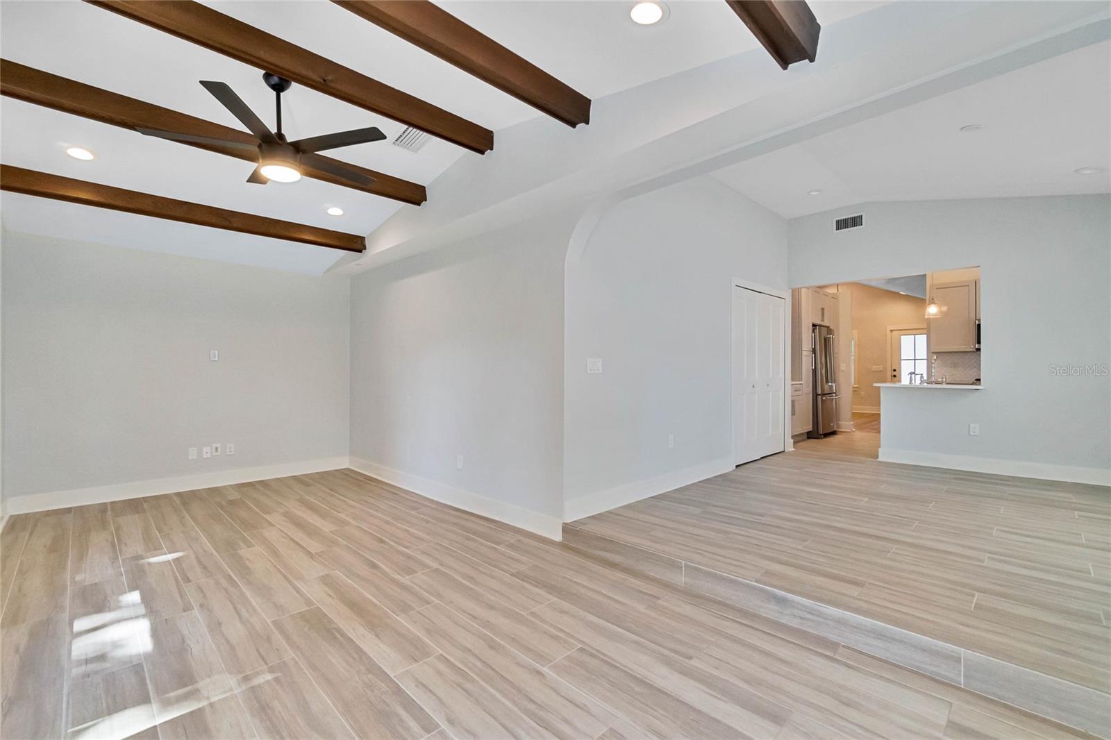 FRIES WINTER GARDEN - Residential