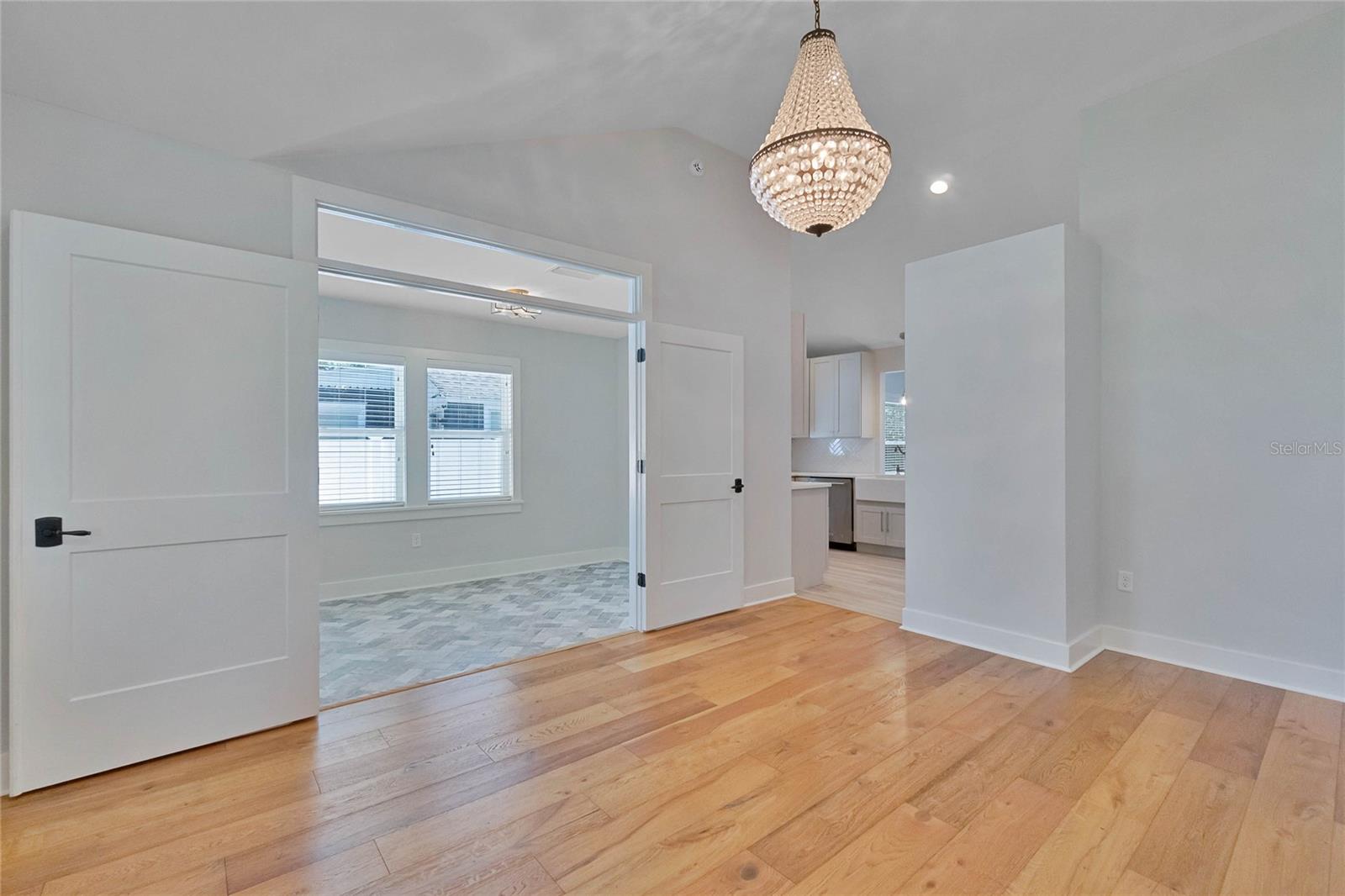 FRIES WINTER GARDEN - Residential