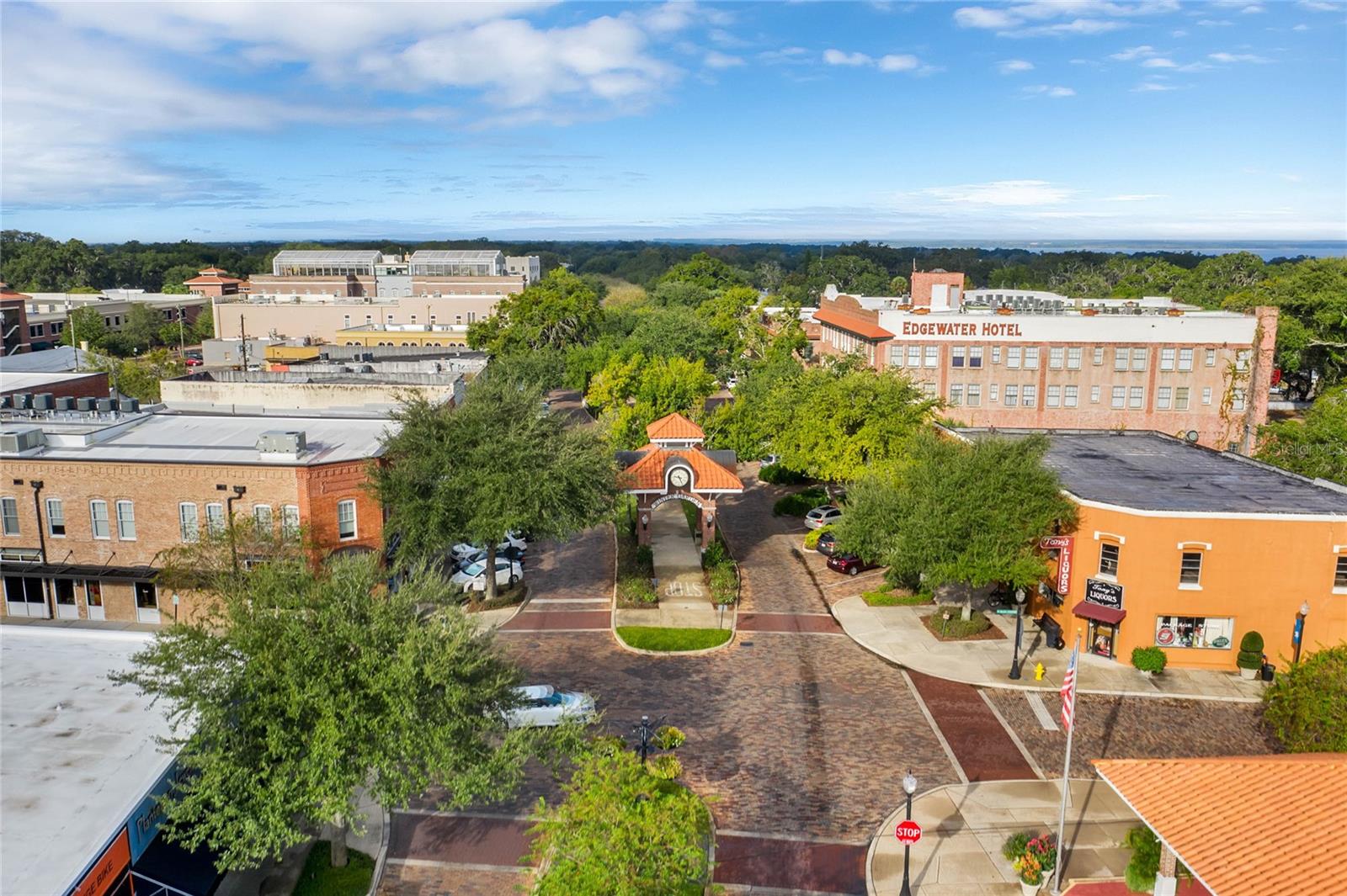 FRIES WINTER GARDEN - Residential