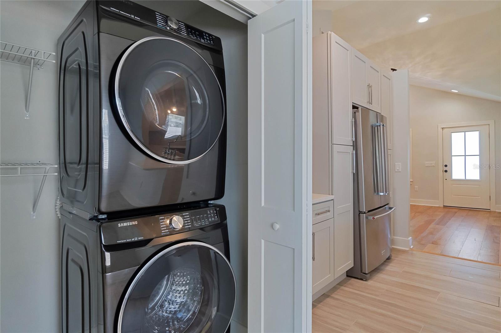 FRIES WINTER GARDEN - Residential