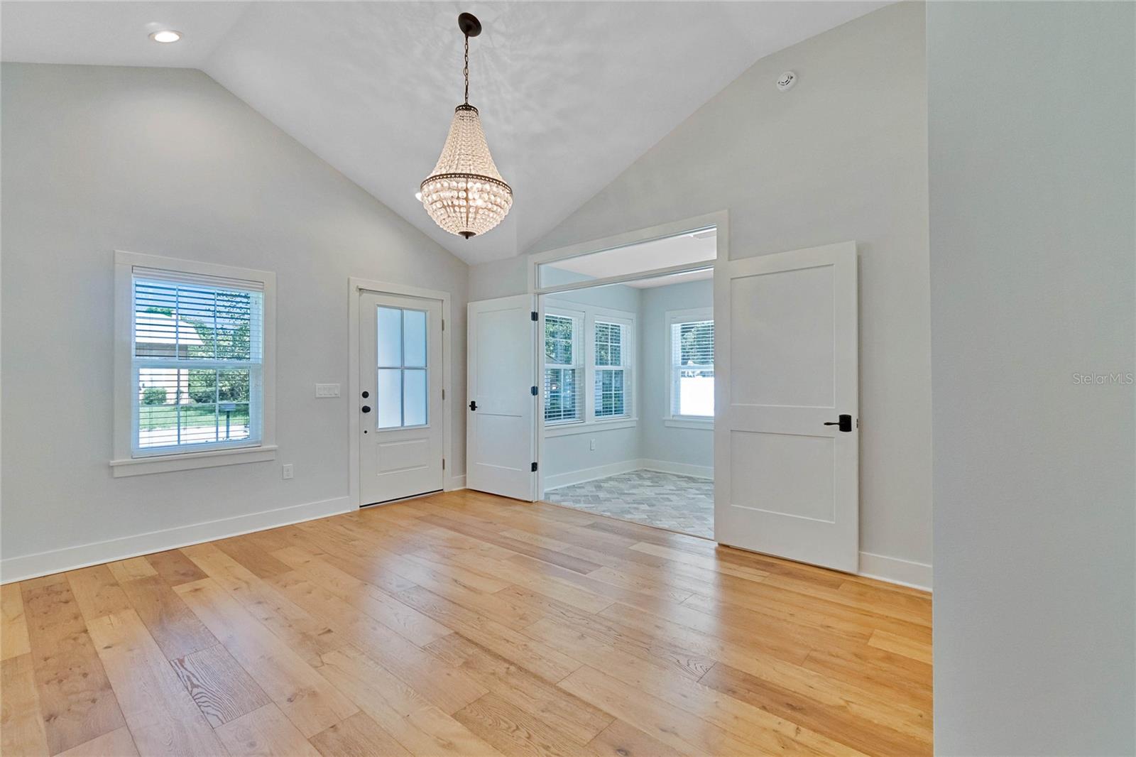 FRIES WINTER GARDEN - Residential