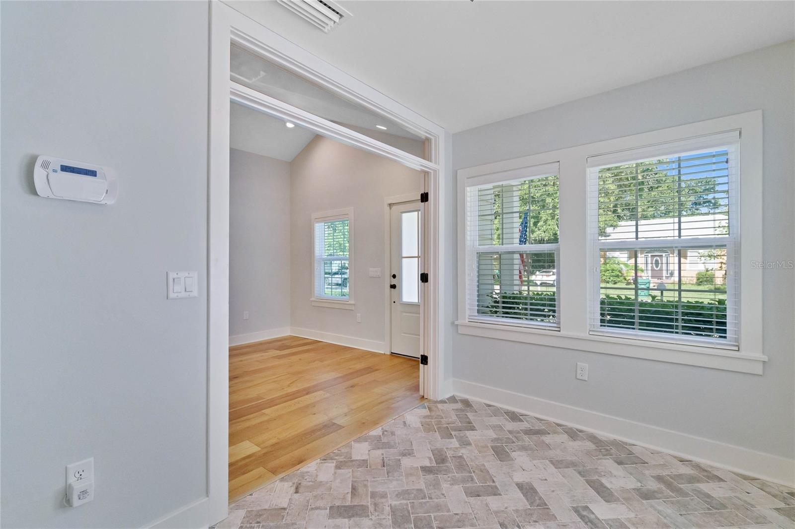 FRIES WINTER GARDEN - Residential