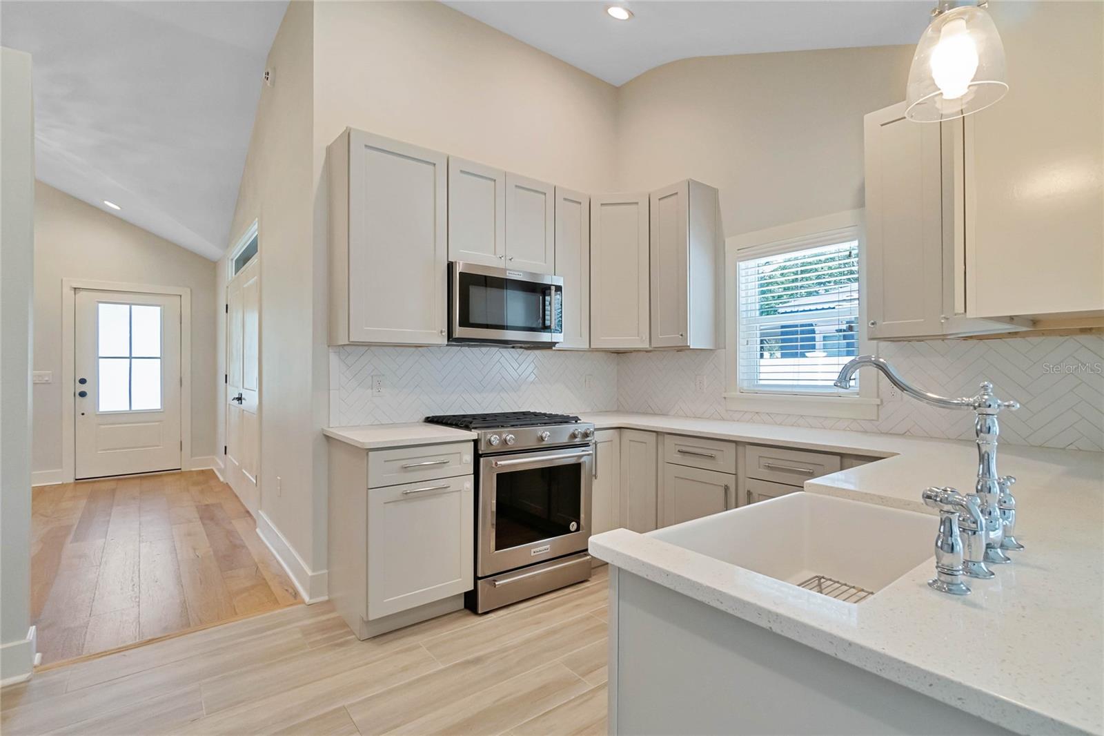 FRIES WINTER GARDEN - Residential