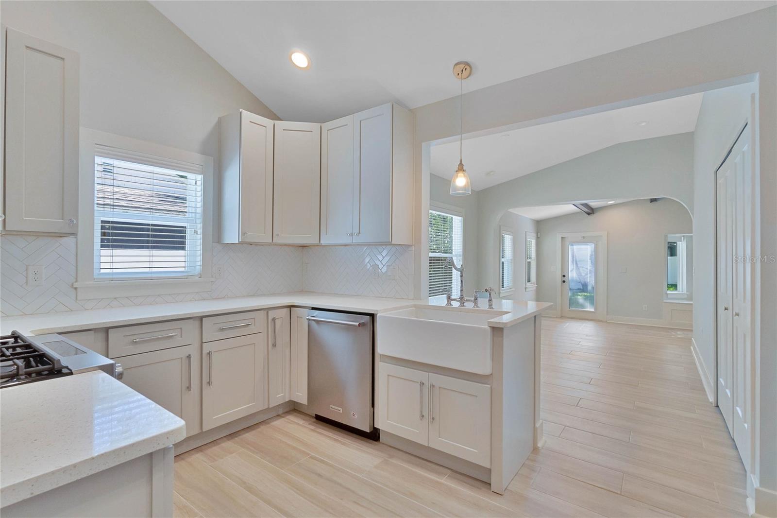 FRIES WINTER GARDEN - Residential