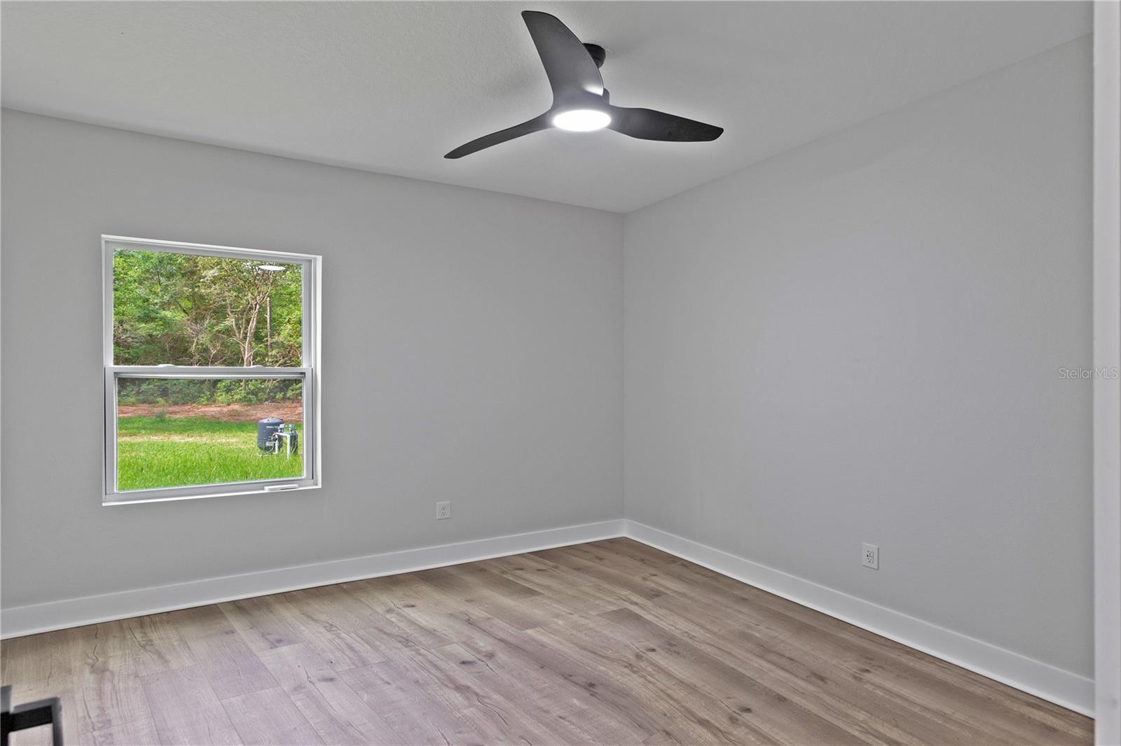 ROLLING HILLS UN ONE - Residential Lease