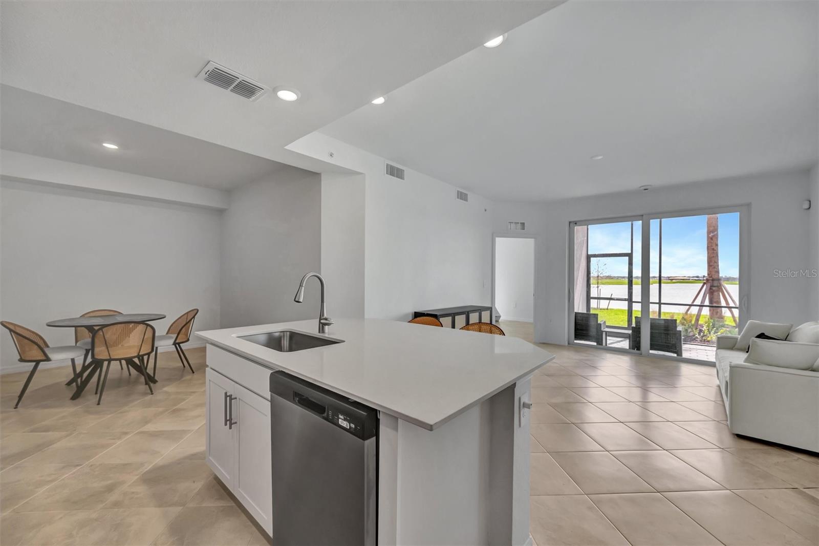 LAKEWOOD NATIONAL - Residential