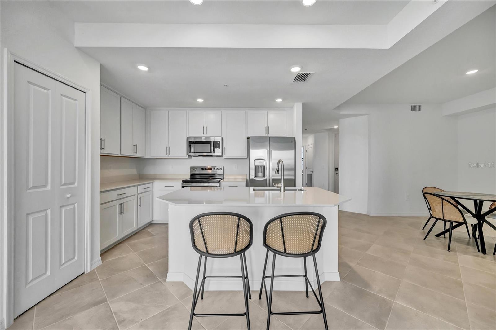 LAKEWOOD NATIONAL - Residential