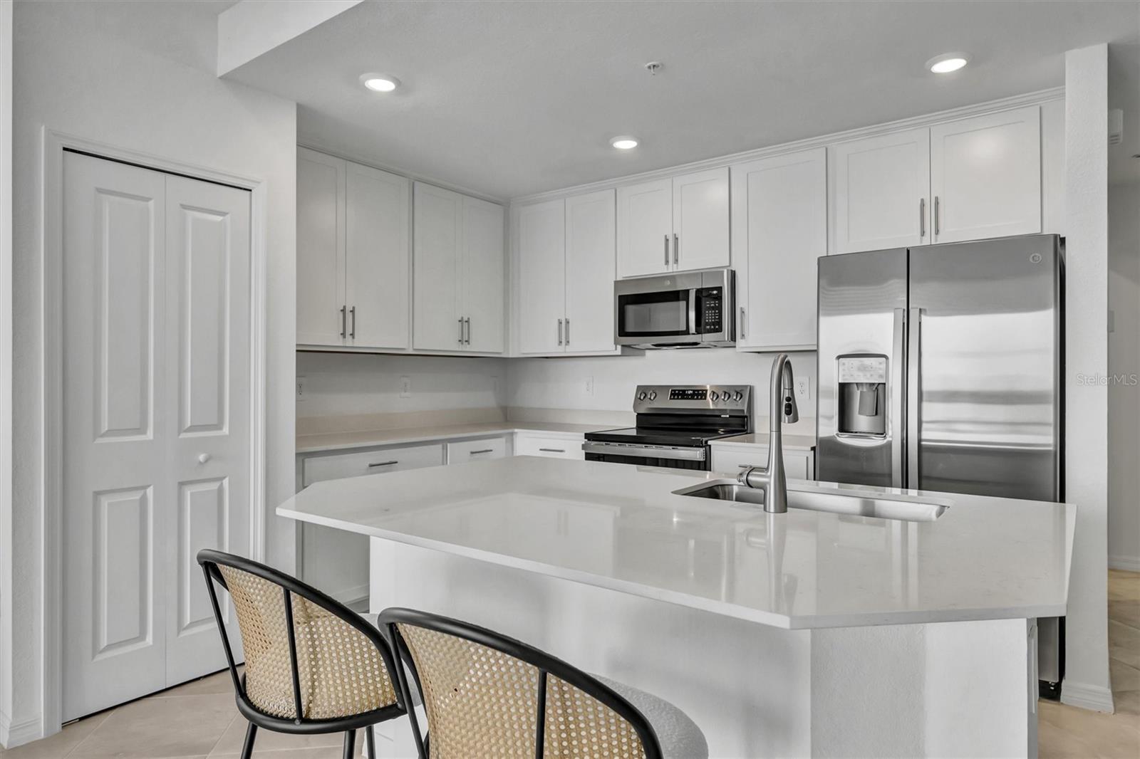 LAKEWOOD NATIONAL - Residential