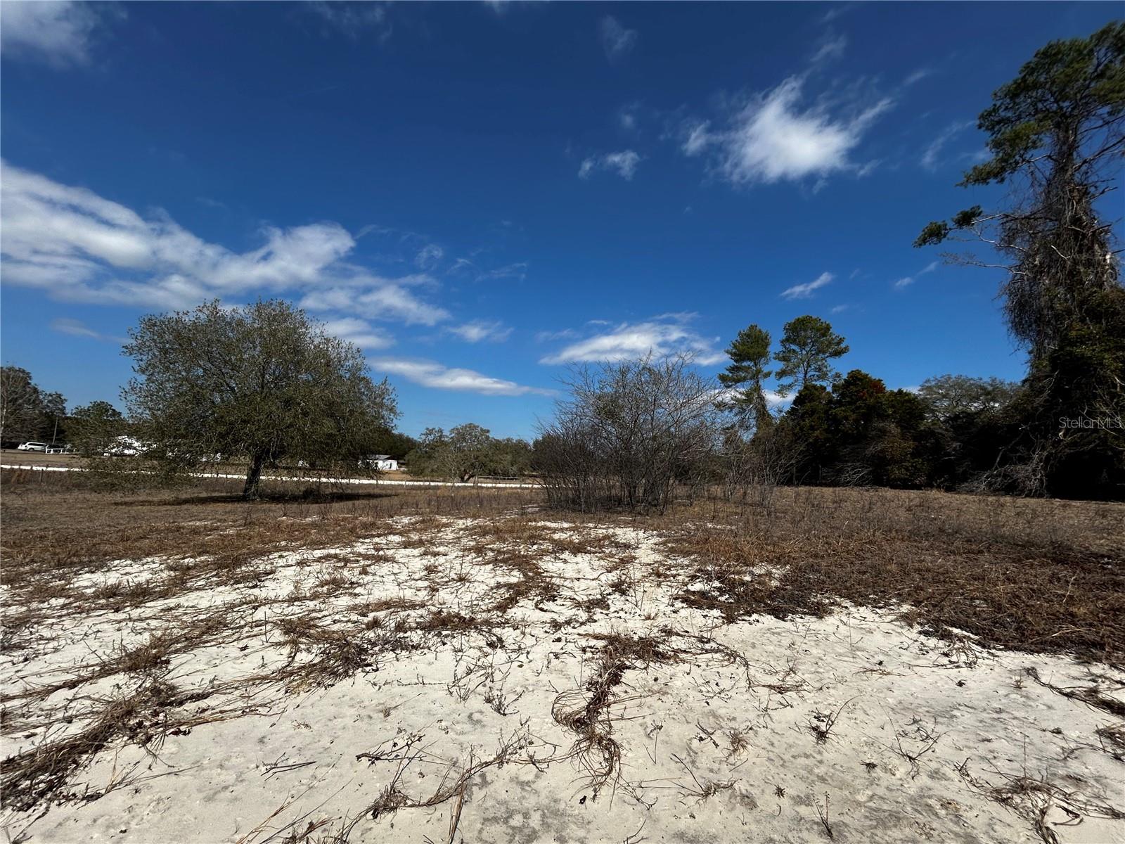 THE LAKES SUB - Land