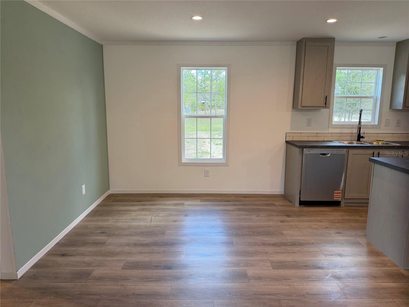 UNIVERSITY OAKS - Residential