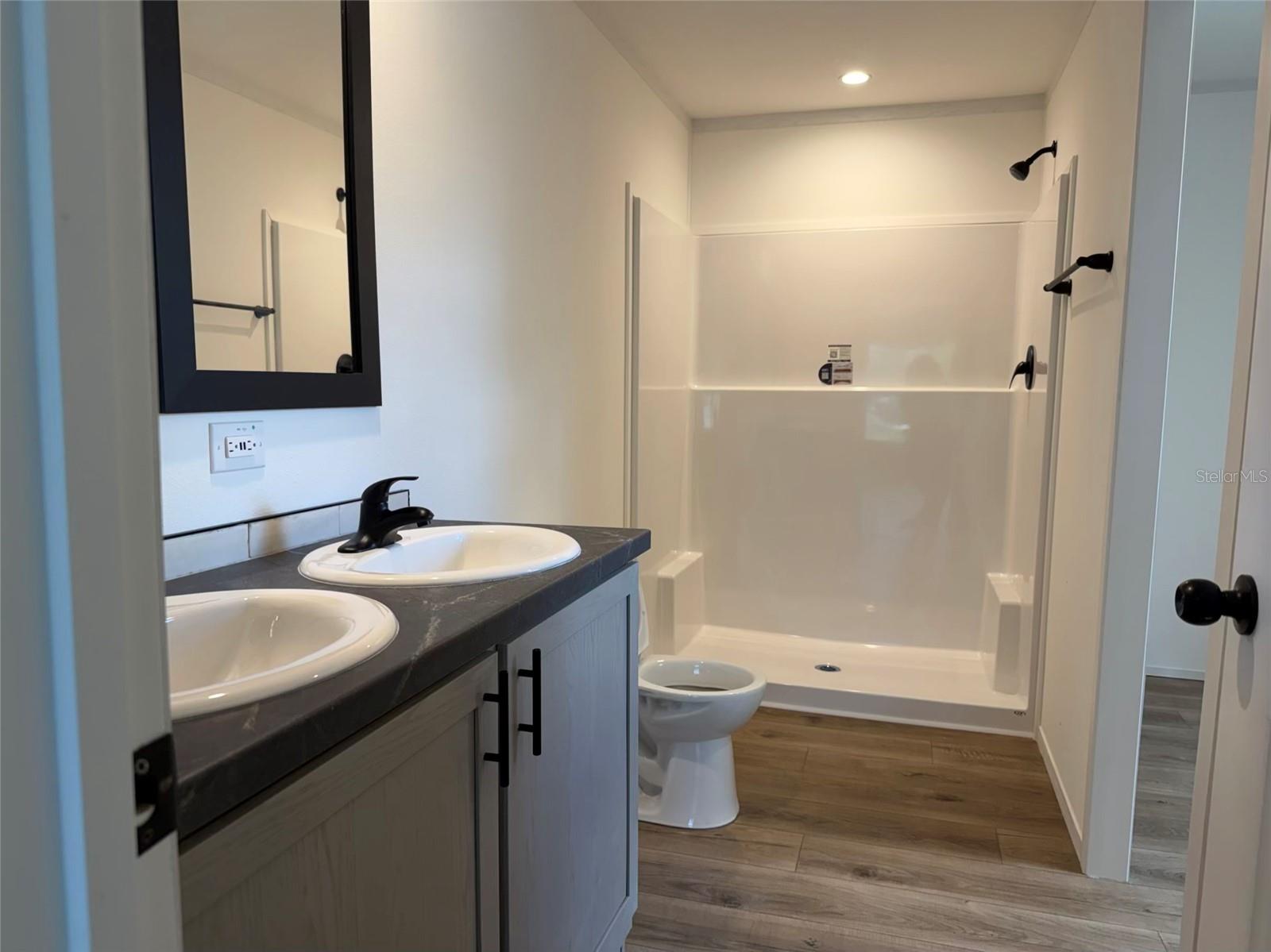 UNIVERSITY OAKS - Residential