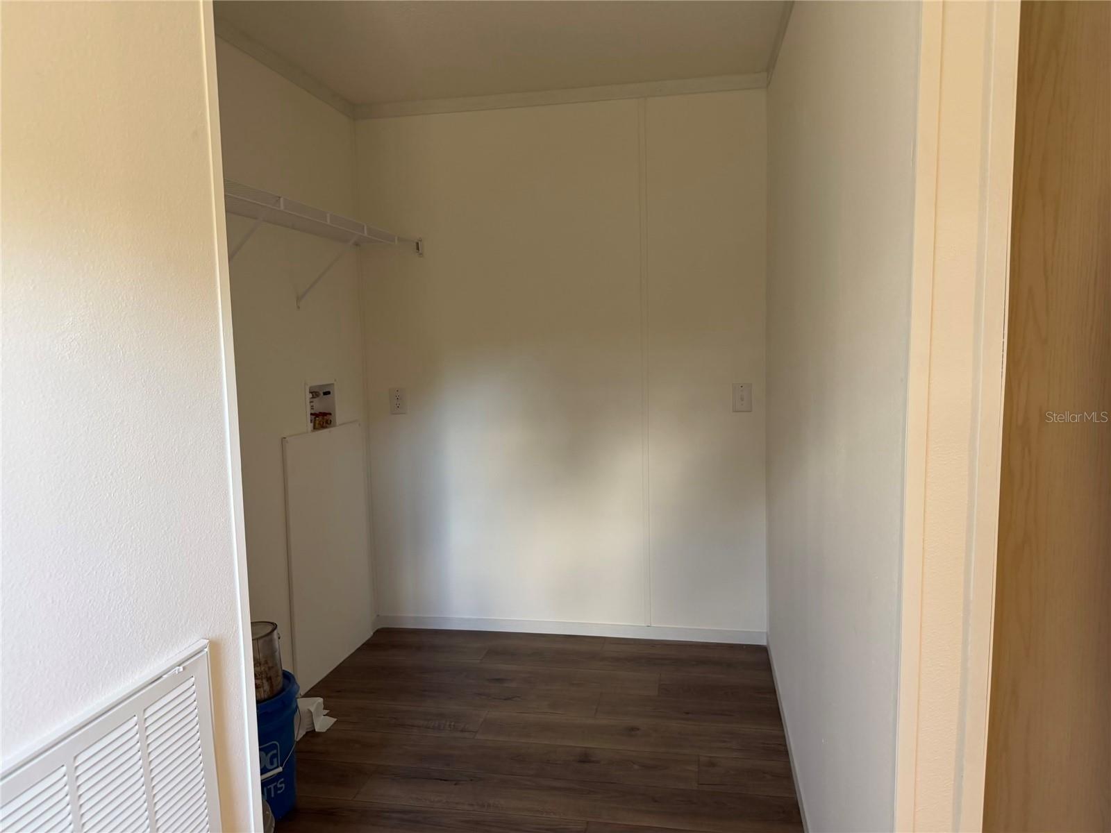 UNIVERSITY OAKS - Residential