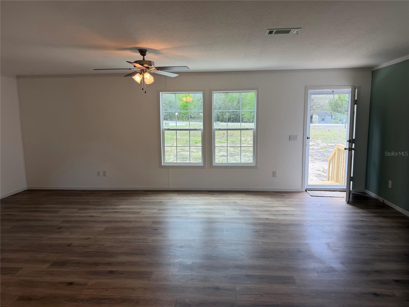 UNIVERSITY OAKS - Residential