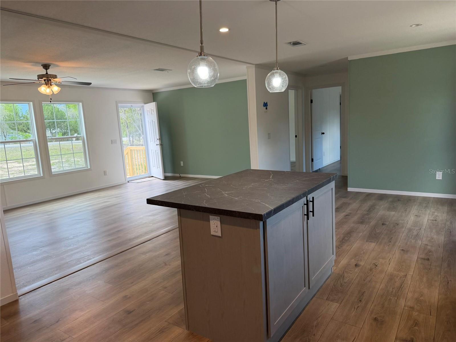 UNIVERSITY OAKS - Residential