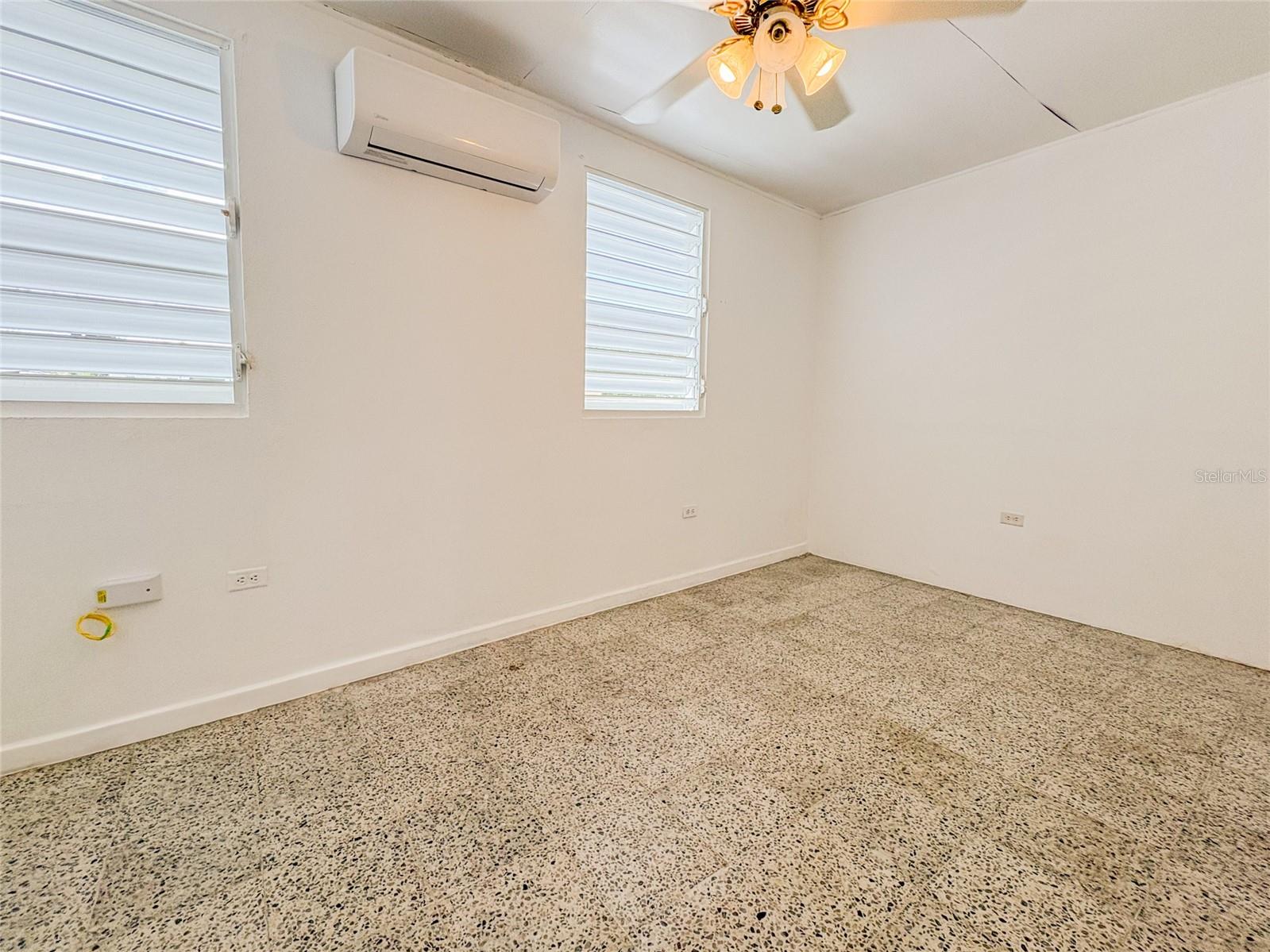 LAS MONJAS - Residential Lease