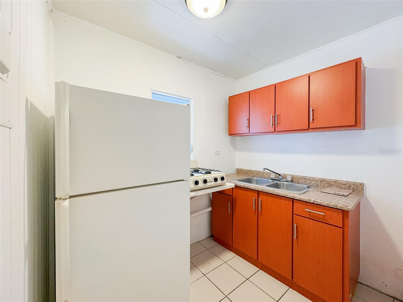 LAS MONJAS - Residential Lease