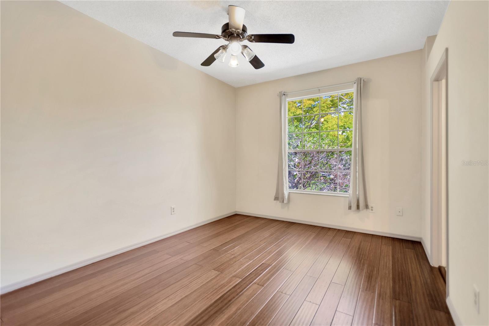 KINGSS COURT TWNHMS - Residential