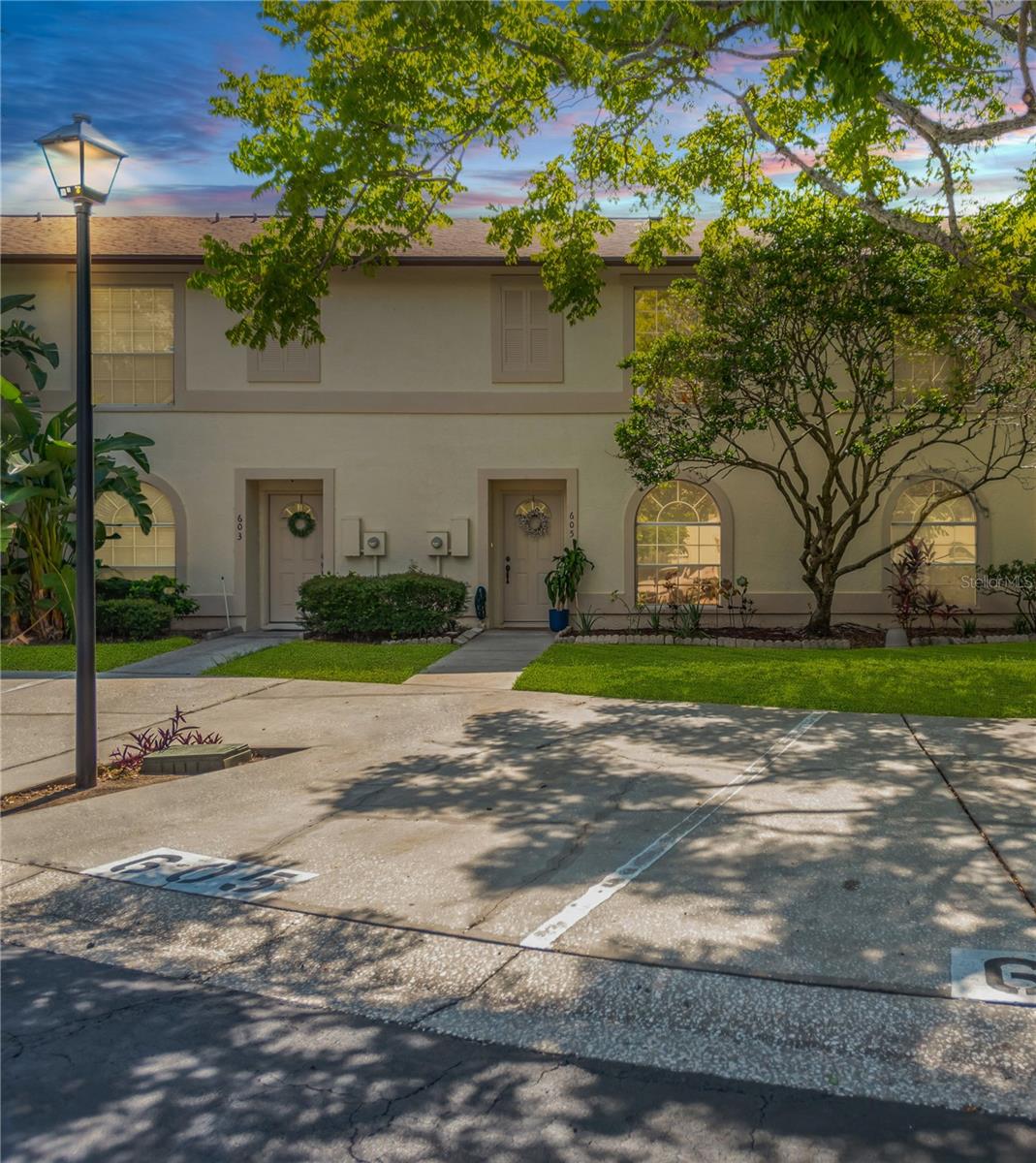 KINGSS COURT TWNHMS - Residential