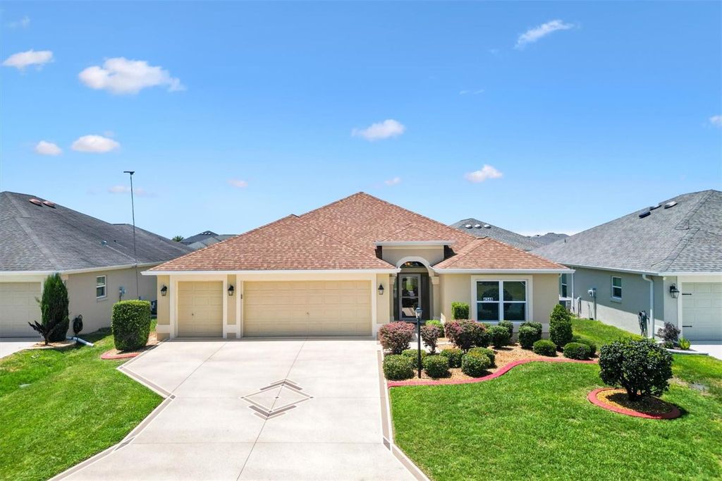 Photo of 4348 Tuscaloosa Path, The Villages, FL 32163 (MLS # G5111789)