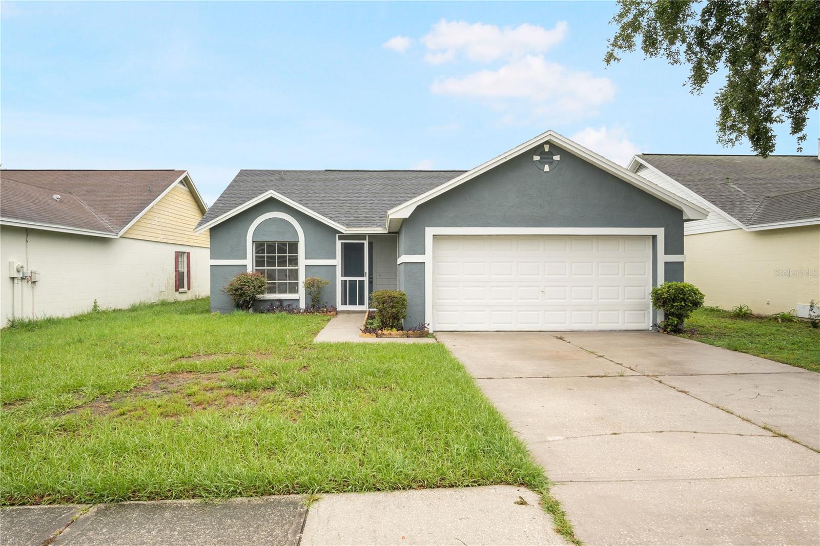 Welcome to this beautifully updated 3-bedroom, 2-bath home in a well-maintained, deed-restricted community with no HOA or CDD fees. This 1,270 sq. ft. home features a modern split-bedroom layout, spacious open-concept living and dining area, and an eat-in kitchen with plenty of natural light.
The primary suite includes a private bath with a second vanity and sink for added convenience. Additional highlights include an interior laundry closet, a 2-car garage with electric door (wired control only), and a large screened-in back porch—perfect for relaxing or entertaining. Recent updates and improvements throughout the home make this a move-in-ready gem.
Pets: Case by case.
Located in the heart of Brandon, you're minutes from the Crosstown Expressway, I-75, and I-4, offering quick access to MacDill AFB, Tampa and Orlando attractions, Gulf Coast beaches, and major entertainment venues.
If you decide to apply for one of our properties:
Screening includes credit/background check, income verification of 2.5 to 3 times the monthly rent and rental history verification. We encourage applicants with credit scores above 600 to apply, as meeting this criteria will help streamline the application process.
APPLICANT CHARGES:
Application Fees: $75 each adult, 18 years of age and older (non-refundable).
$25 each pet application fee for pet verification (non-refundable).
Current vaccination records will be required.
ESA and service animals are FREE with verified documentation.
Lease Initiation Admin Fee: $150.00 after approval and upon signing.
Security Deposit: Equal to one month’s rent.
Pet Fee if applicable (non-refundable) $350 for one pet.
All Rent Solutions residents are enrolled in the Resident Benefits Package (RBP) for $49.95/month which includes liability insurance, credit building to help boost the resident’s credit score with timely rent payments, HVAC air filter delivery (for applicable properties), our best-in-class resident rewards program, and much more! More details upon application.