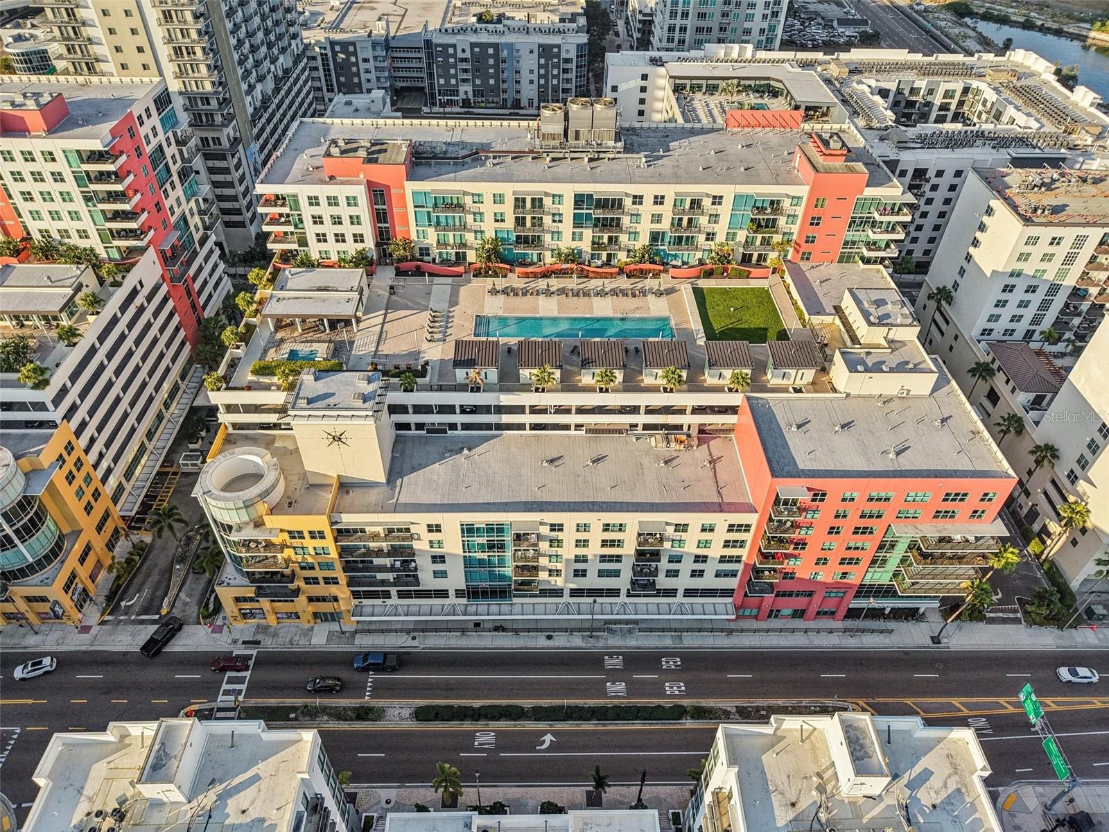 GRAND CENTRAL AT KENNEDY RESID - Residential Lease