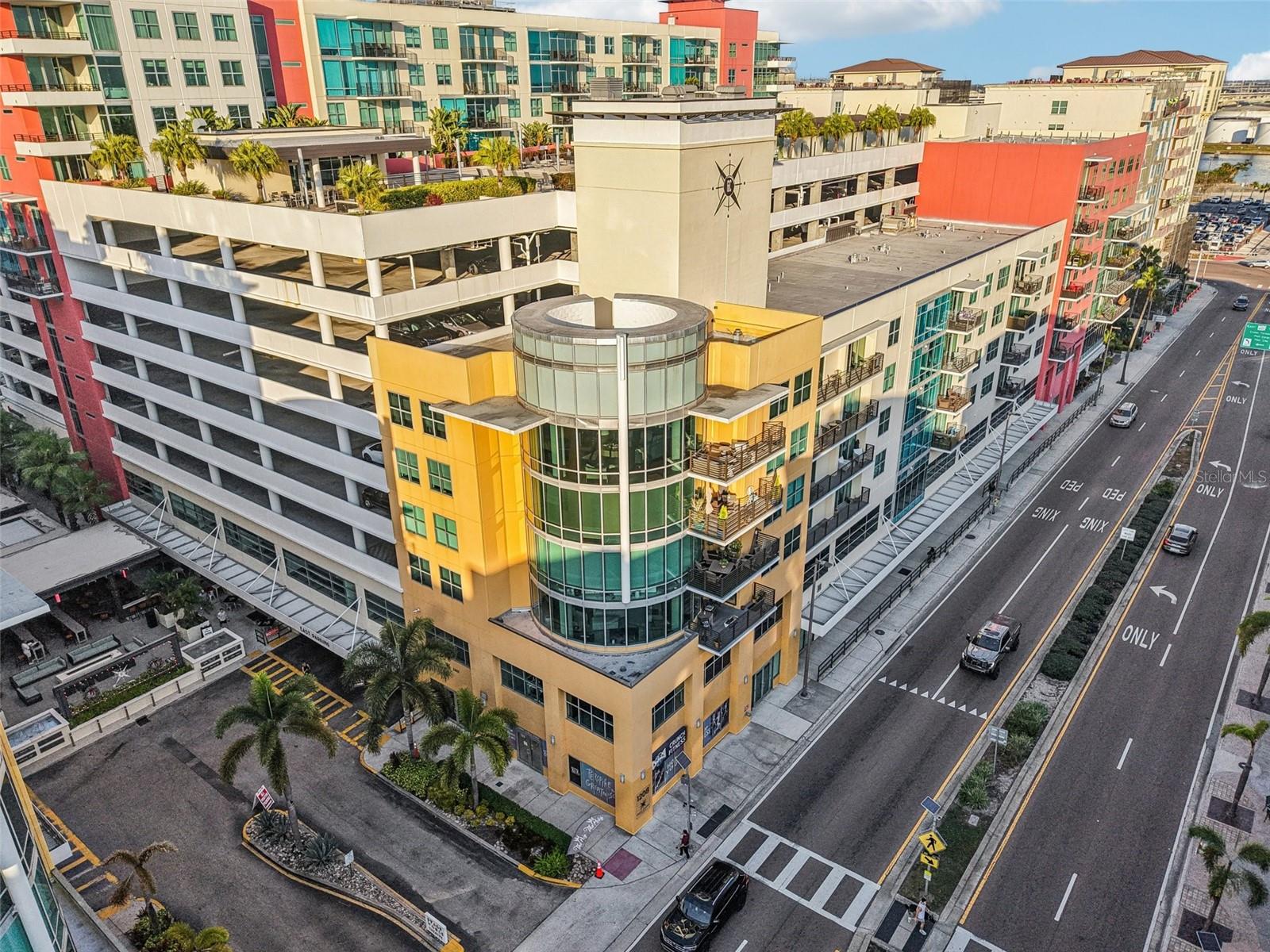 GRAND CENTRAL AT KENNEDY RESID - Residential Lease