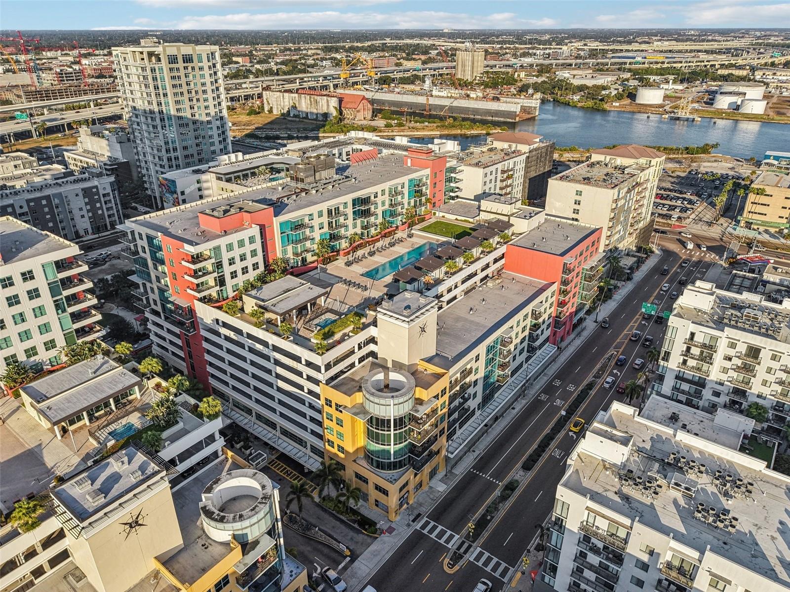 GRAND CENTRAL AT KENNEDY RESID - Residential Lease