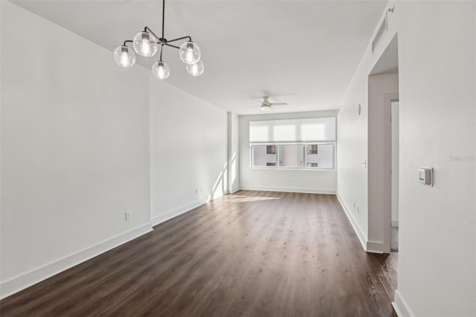 GRAND CENTRAL AT KENNEDY RESID - Residential Lease