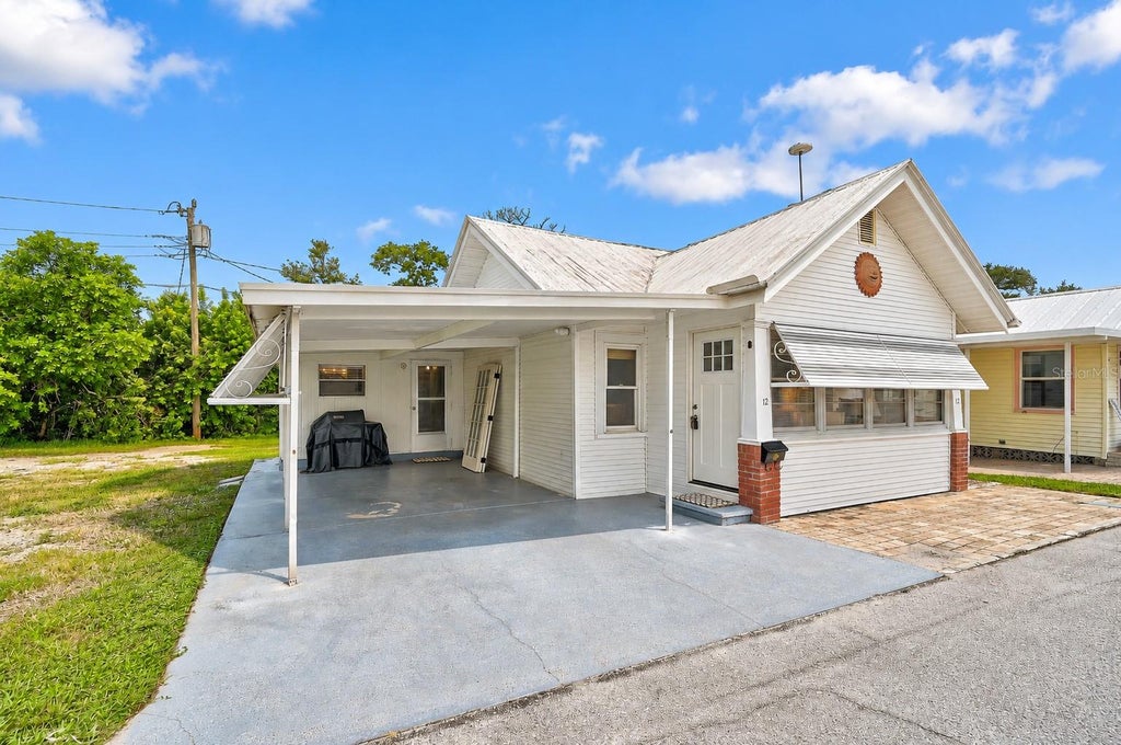 Photo of 12 Lafayette Street, Bradenton, FL 34208 (MLS # A4708541)