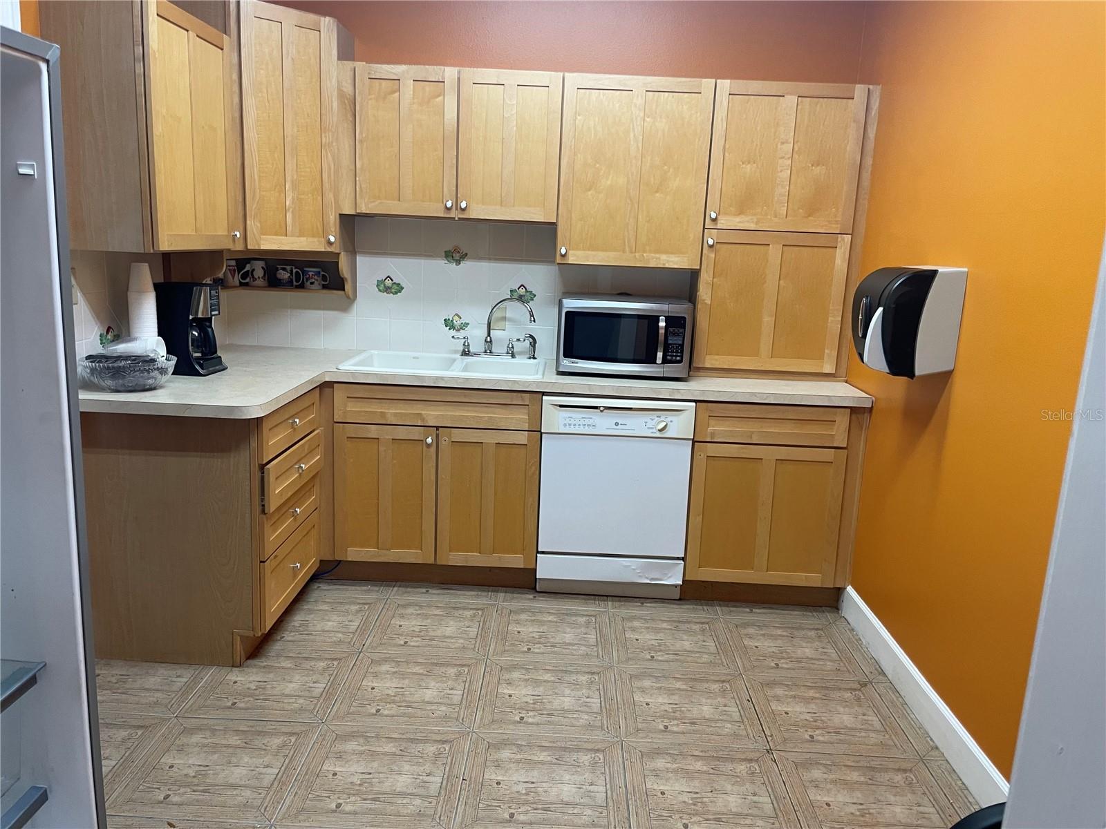 CHPP 02 CONDO - Commercial Lease