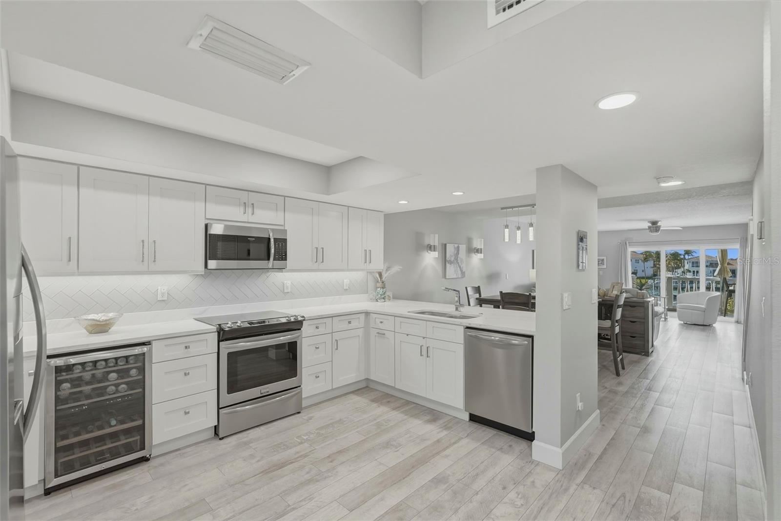 HARBOR WATCH ON TIERRA VERDE - Residential