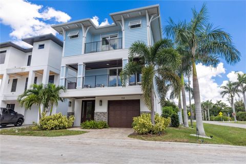 Photo of 950 W Olympia Avenue, Punta Gorda, FL 33950 (MLS # C7514914) Photo of 950 W Olympia Avenue, Punta Gorda, FL 33950 (MLS # C7514914)