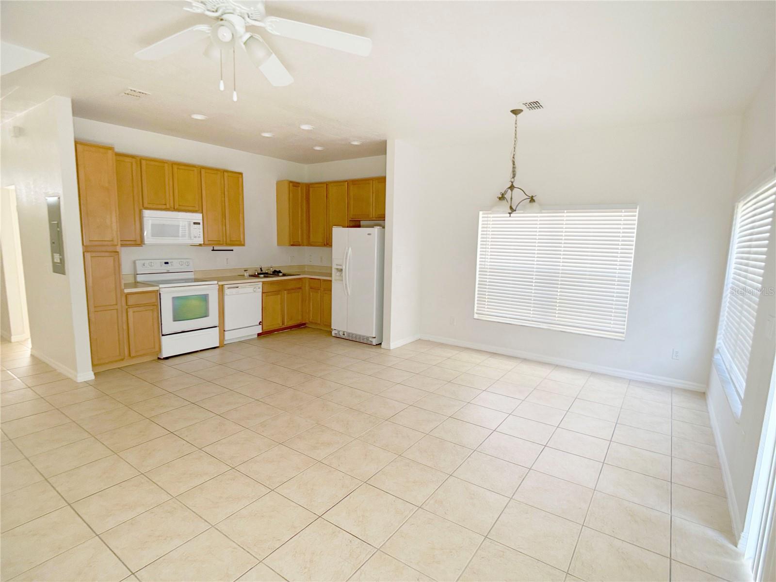 2374 CARAVELLE CIRCLE