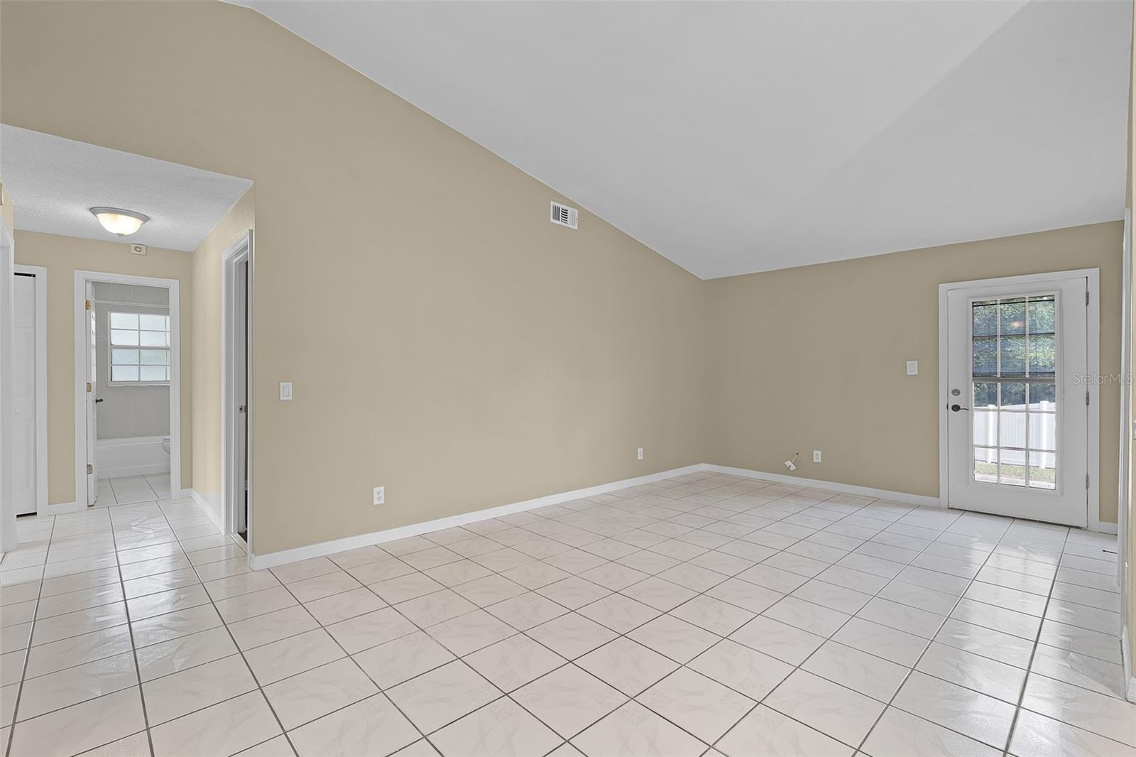 9209 MURCOTT COURT