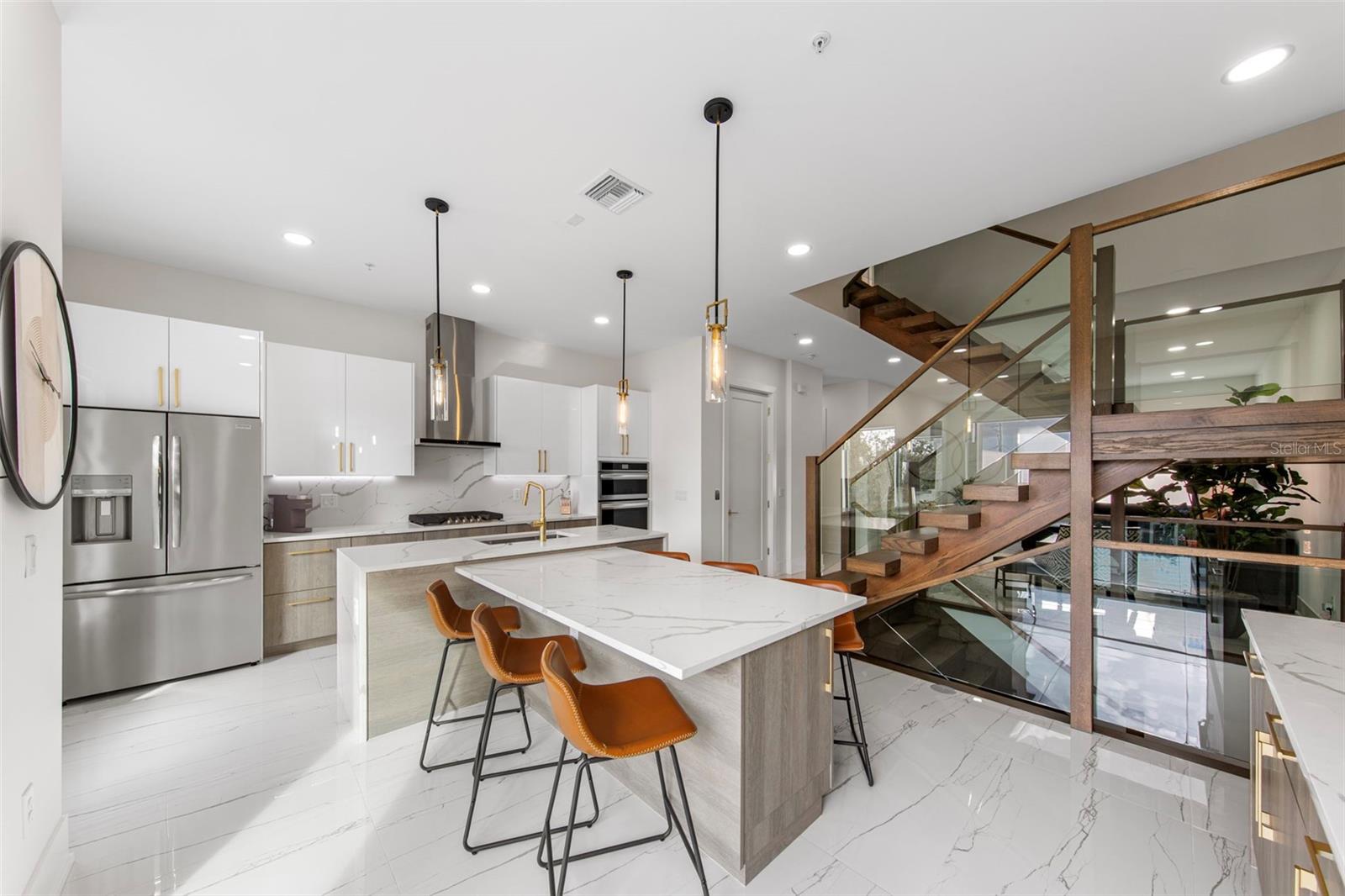 SCHOOL AVE TWNHMS - Residential